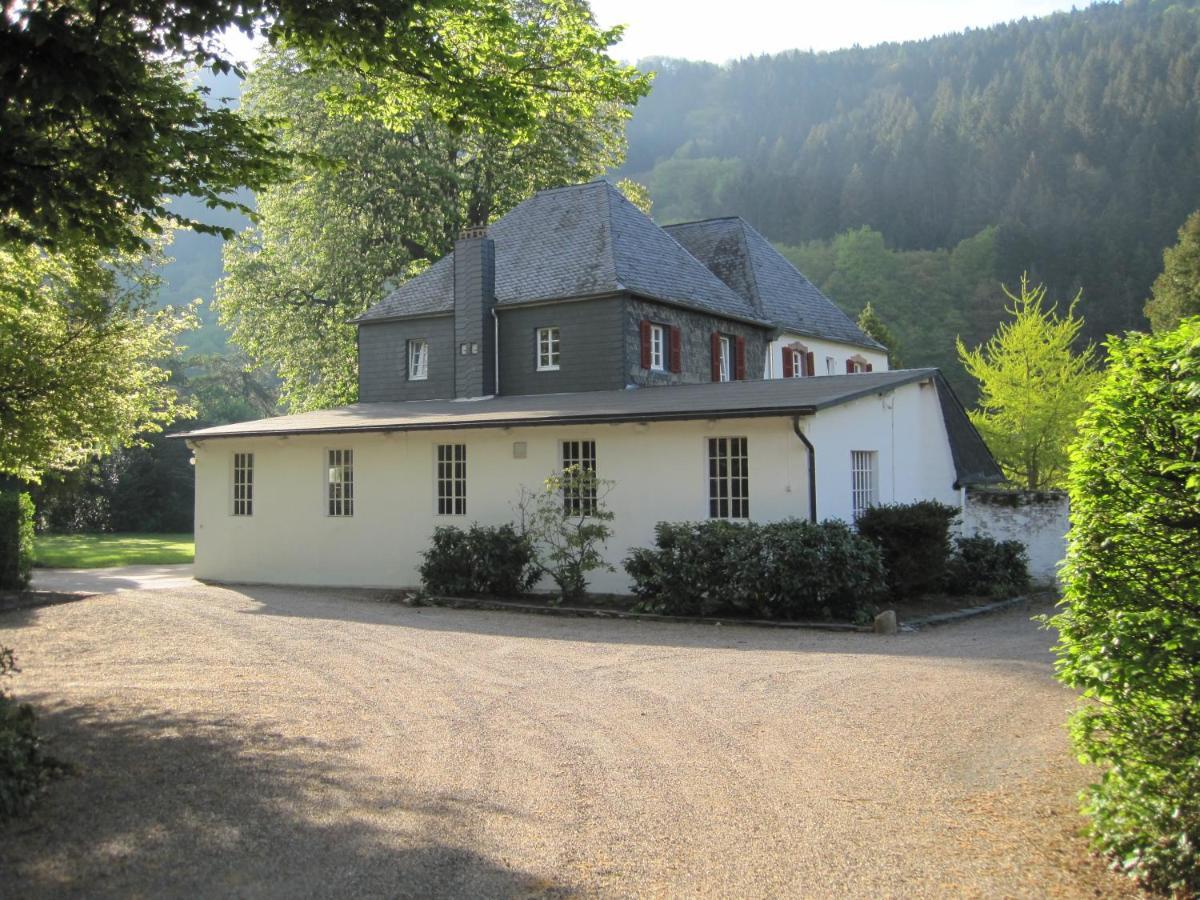 טראבן-טרארבאך Ferienwohnung Weingut Villa Huesgen Am Moenchhof מראה חיצוני תמונה